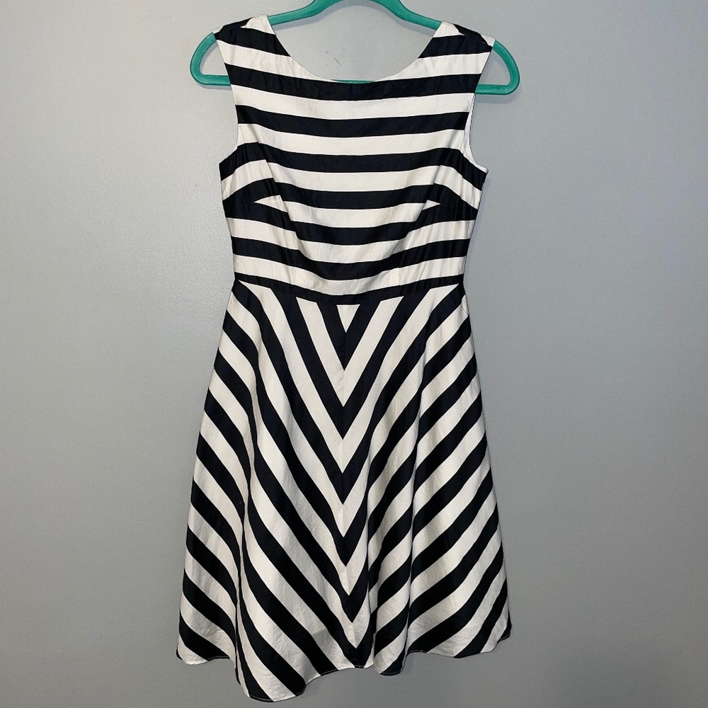 EUC Boden Mara Skater Dress Black & White Striped Size 2P 2 Petite - Picture 2 of 7